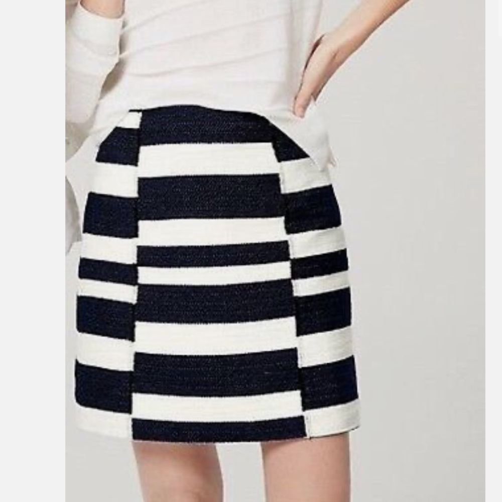 LOFT NAVY BLUE AND WHITE SHIFT SKIRT